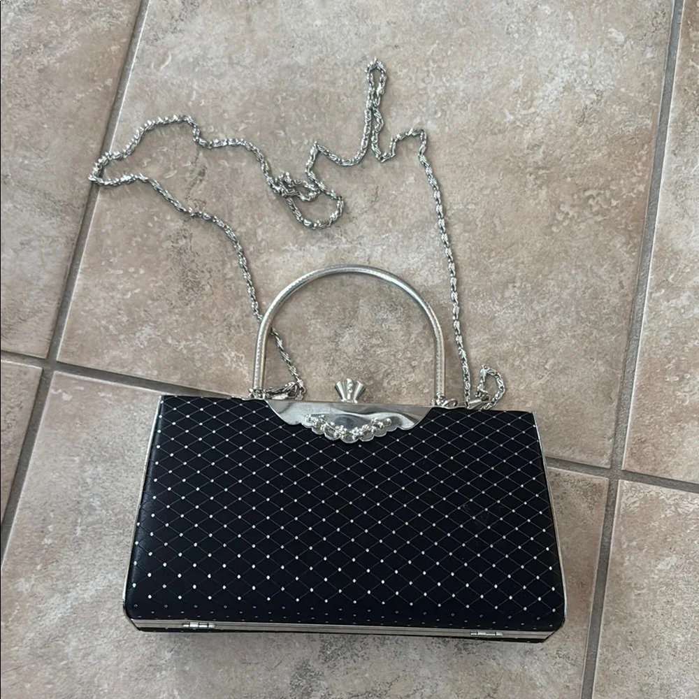 Elegant Black and Silver Clutch with Textured Sparkle
